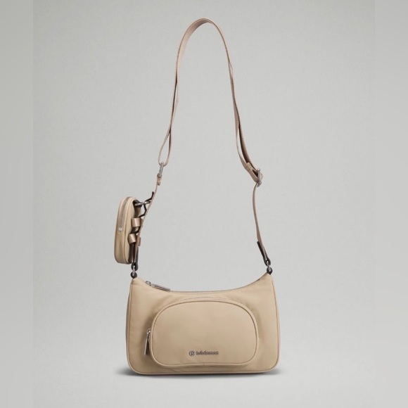 NWT Lululemon crossbody with nano pouch - Picture 2 of 6